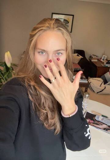 Evelyn (@evelyn874) — my photo № 1