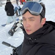 Oliver Wijaya 35 Manchester