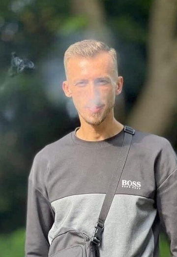 Artur (@artur143093) — my photo № 1