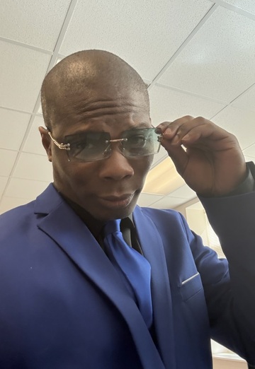 Dr intell (@russell375) — my photo № 1